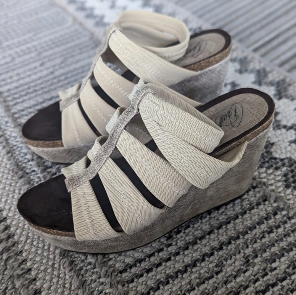 Donald J. Pliner 6.5 Tan Wedge Sandals Stretchy Strappy Bohemian Vacation